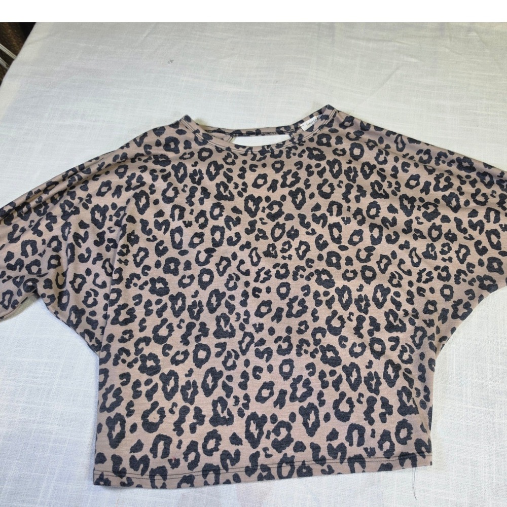 Sweet Lovely by Jen Leopard Print Twist Back Keyhole Crop Top Tan Black Small